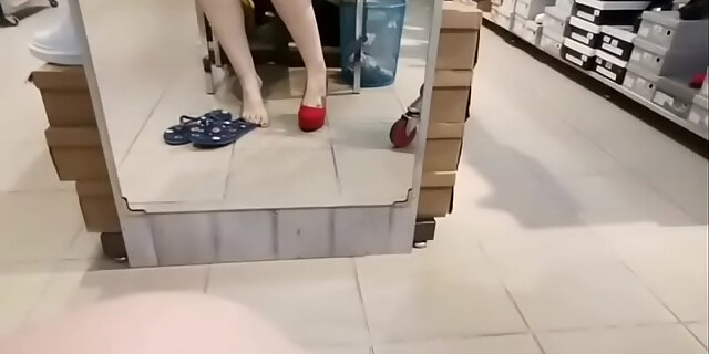 boots,dirty,feet,fetish,foot fetish,high heels,mom,real,spy