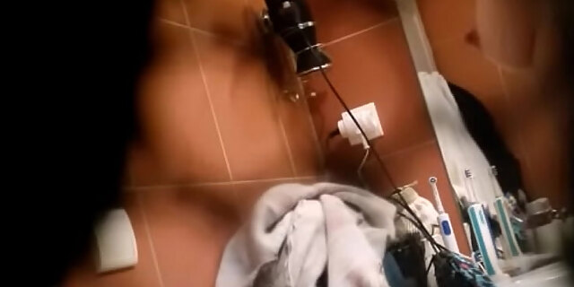 bathroom,blonde,boobs,french,milf,pregnant,shower,voyeur,webcam