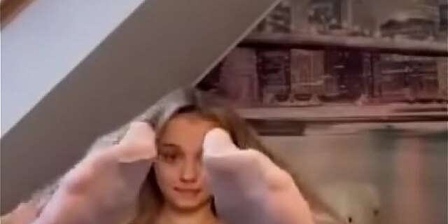 feet,foot fetish,perfect,pretty