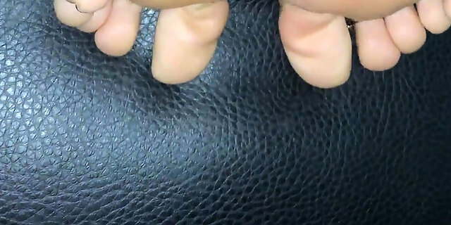 amateur,close up,feet,fetish,foot fetish,tease