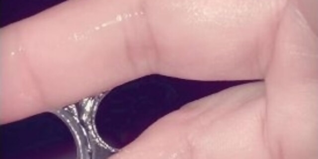 amateur,fingering,masturbation,solo