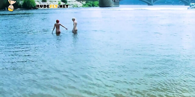 amateur,babes,beach,hd,outdoor,public,teen