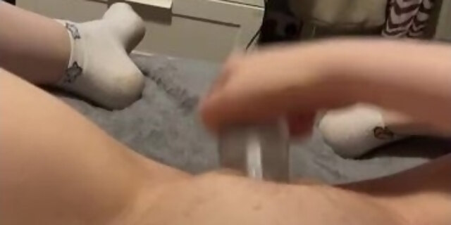 amateur,dildo,pussy,solo,toys