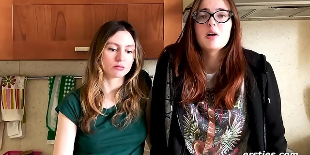 amateur,boobs,fingering,glasses,lesbian,orgasm,petite