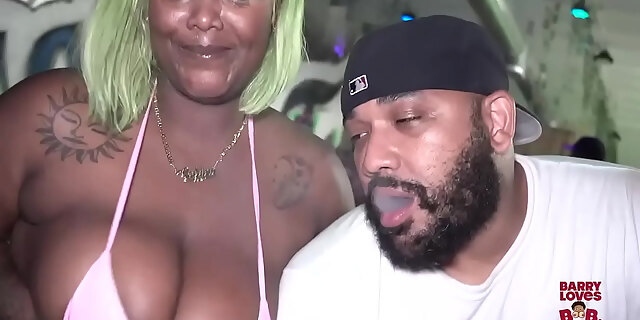 big tits,boobs,busty,ebony,natural tits