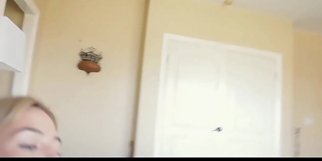 blonde,molten,sex,sister,teen